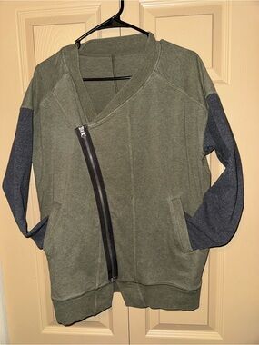 Lululemon Mula Bundle Wrap - Heathered Fatigue Green/Heathered Dark Grey SZ 6